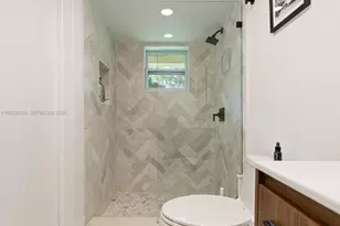 1945 Alamanda Dr, North Miami, FL 33181 - Photo 51