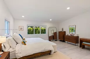 1945 Alamanda Dr, North Miami, FL 33181 - Photo 17