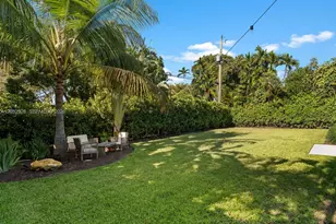 1945 Alamanda Dr, North Miami, FL 33181 - Photo 9