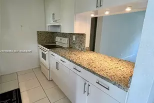 183 Lakeview Dr, Weston, FL 33326 - Photo 3
