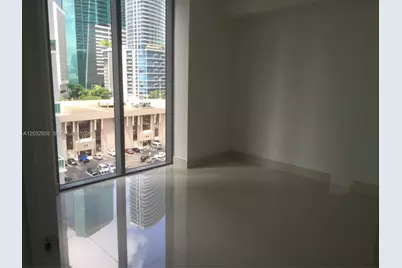 31 SE 6th St #1106, Miami, FL 33131 - Photo 7