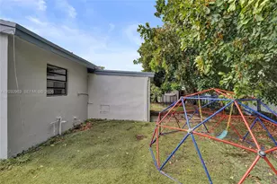 1140 N 74th Way, Hollywood, FL 33024 - Photo 43