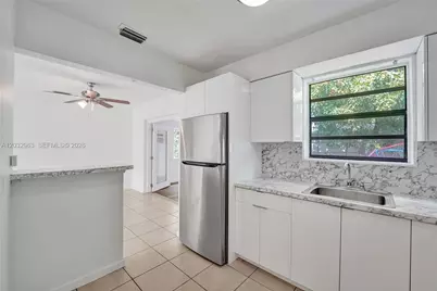 1140 N 74th Way, Hollywood, FL 33024 - Photo 21