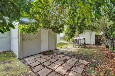 1140 N 74th Way, Hollywood, FL 33024 - Photo 45