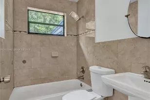 1140 N 74th Way, Hollywood, FL 33024 - Photo 31