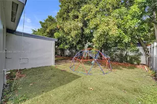 1140 N 74th Way, Hollywood, FL 33024 - Photo 43