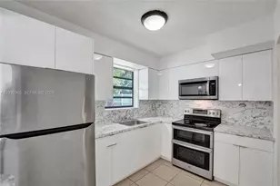 1140 N 74th Way, Hollywood, FL 33024 - Photo 17