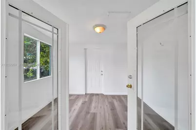 1140 N 74th Way, Hollywood, FL 33024 - Photo 13