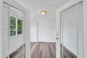 1140 N 74th Way, Hollywood, FL 33024 - Photo 13