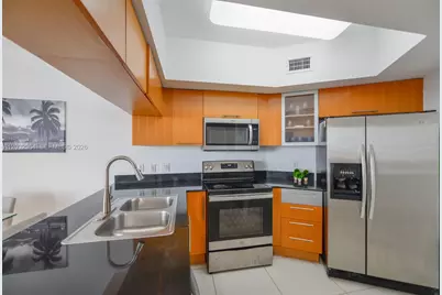 1750 N Bayshore Dr #2402, Miami, FL 33132 - Photo 13