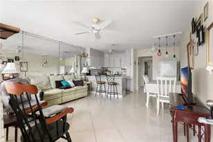 725 SW 11th Ave, Hallandale Beach, FL 33009 - Photo 13
