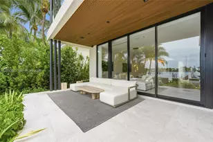 1050 Stillwater Dr, Miami Beach, FL 33141 - Photo 23