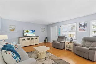 2424 NE 9th St, Fort Lauderdale, FL 33304 - Photo 3