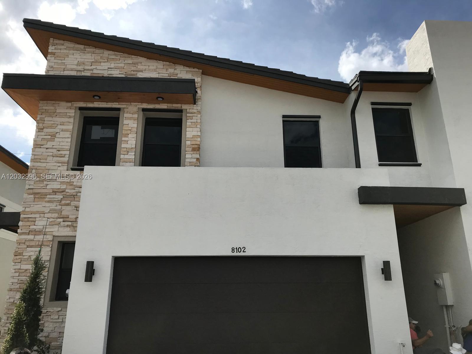 8102 NW 105th Ct #8102 - 8102 NW 105th Ct #8102, Doral, FL 33178 Luxury Property | Jose Angel Pina