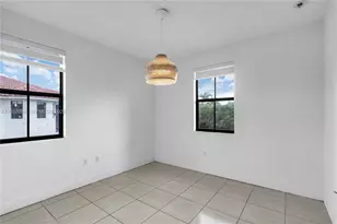9925 NW 10th St, Miami, FL 33172 - Photo 33