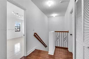 9925 NW 10th St, Miami, FL 33172 - Photo 19