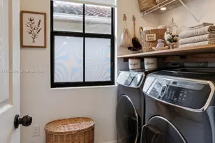 9925 NW 10th St, Miami, FL 33172 - Photo 35