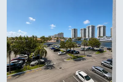 1000 Parkview Dr #415, Hallandale Beach, FL 33009 - Photo 15