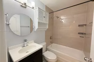 7675 NW 181st St, Hialeah, FL 33015 - Photo 15