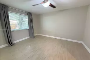 7675 NW 181st St, Hialeah, FL 33015 - Photo 7