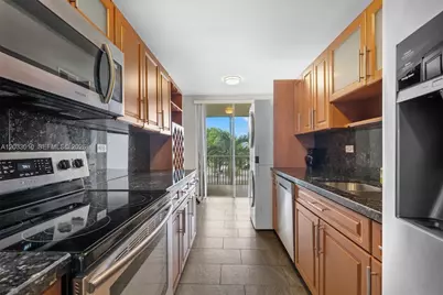 1690 NE 191st St #302-1, Miami, FL 33179 - Photo 5