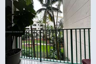 19900 E Country Club Dr #218, Aventura, FL 33180 - Photo 9