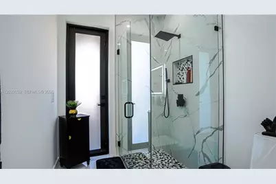 2565 28th Ave SE, Naples, FL 34117 - Photo 21