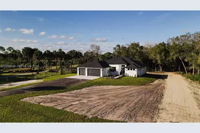 2565 28th Ave SE, Naples, FL 34117 - Photo 33