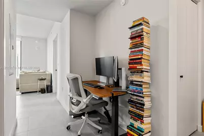 121 NE 5th St #2401, Miami, FL 33132 - Photo 5