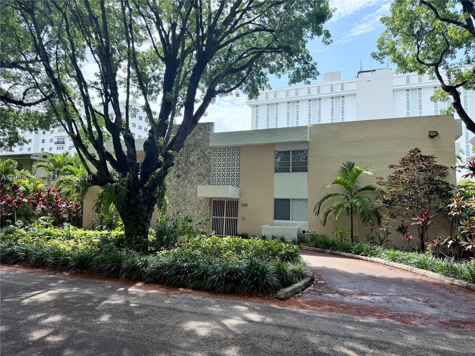1235 Mariposa Ave #7 - 1235 Mariposa Ave #7, Coral Gables, FL 33146 Luxury Property | Jose Angel Pina