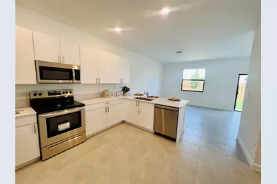 11925 SW 247th Ter #11925, Homestead, FL 33032 - Photo 5