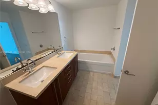 79 SW 12th St, Miami, FL 33130 - Photo 5