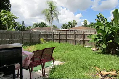 942 SW 8th Pl, Florida City, FL 33034 - Photo 13