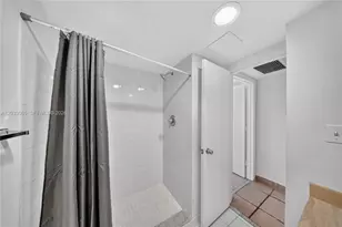5600 Collins Ave, Miami Beach, FL 33140 - Photo 37