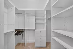5600 Collins Ave, Miami Beach, FL 33140 - Photo 23