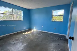 8325 Sunrise Lakes Blvd, Sunrise, FL 33322 - Photo 5