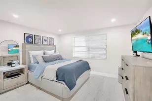 441 SE 3rd St, Dania Beach, FL 33004 - Photo 15