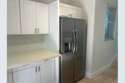 8200 Byron Ave #3, Miami Beach, FL 33141 - Photo 3