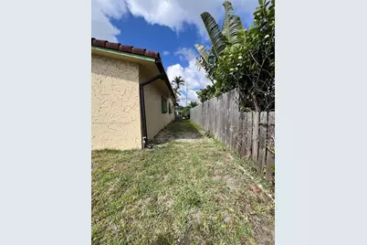 1881 NW 36th St, Oakland Park, FL 33309 - Photo 5