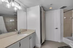 1750 N Bayshore Dr, Miami, FL 33132 - Photo 13