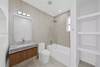 565 NW 44th St, Miami, FL 33127 - Photo 15
