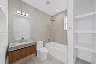 565 NW 44th St, Miami, FL 33127 - Photo 15