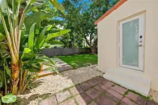 565 NW 44th St, Miami, FL 33127 - Photo 23