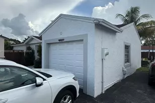 19831 NW 65th Ct, Hialeah, FL 33015 - Photo 3