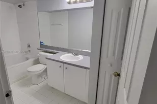 711 SW 111th Way, Pembroke Pines, FL 33025 - Photo 17