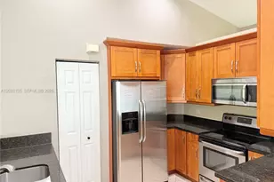 1530 Canary Island Dr, Weston, FL 33327 - Photo 3