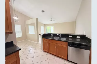 1530 Canary Island Dr, Weston, FL 33327 - Photo 5