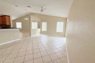 1530 Canary Island Dr, Weston, FL 33327 - Photo 9