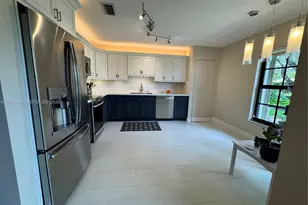 9023 Vineyard Lake Dr, Plantation, FL 33324 - Photo 9