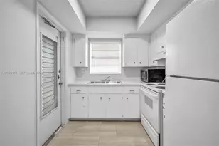 2101 NE 68th St, Fort Lauderdale, FL 33308 - Photo 9